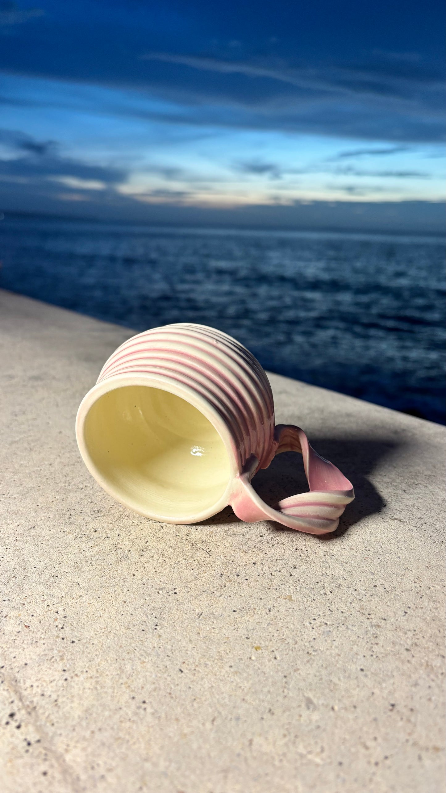 Spiral pink mug