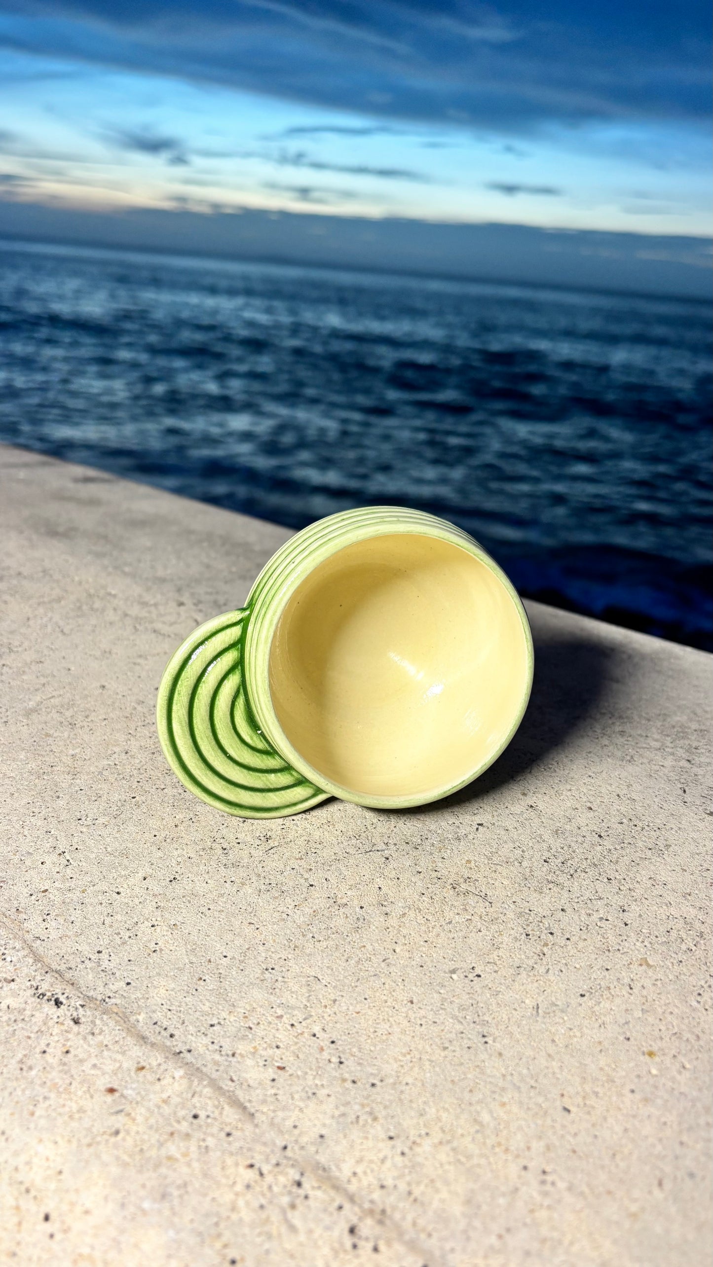 Verde spaceship mug
