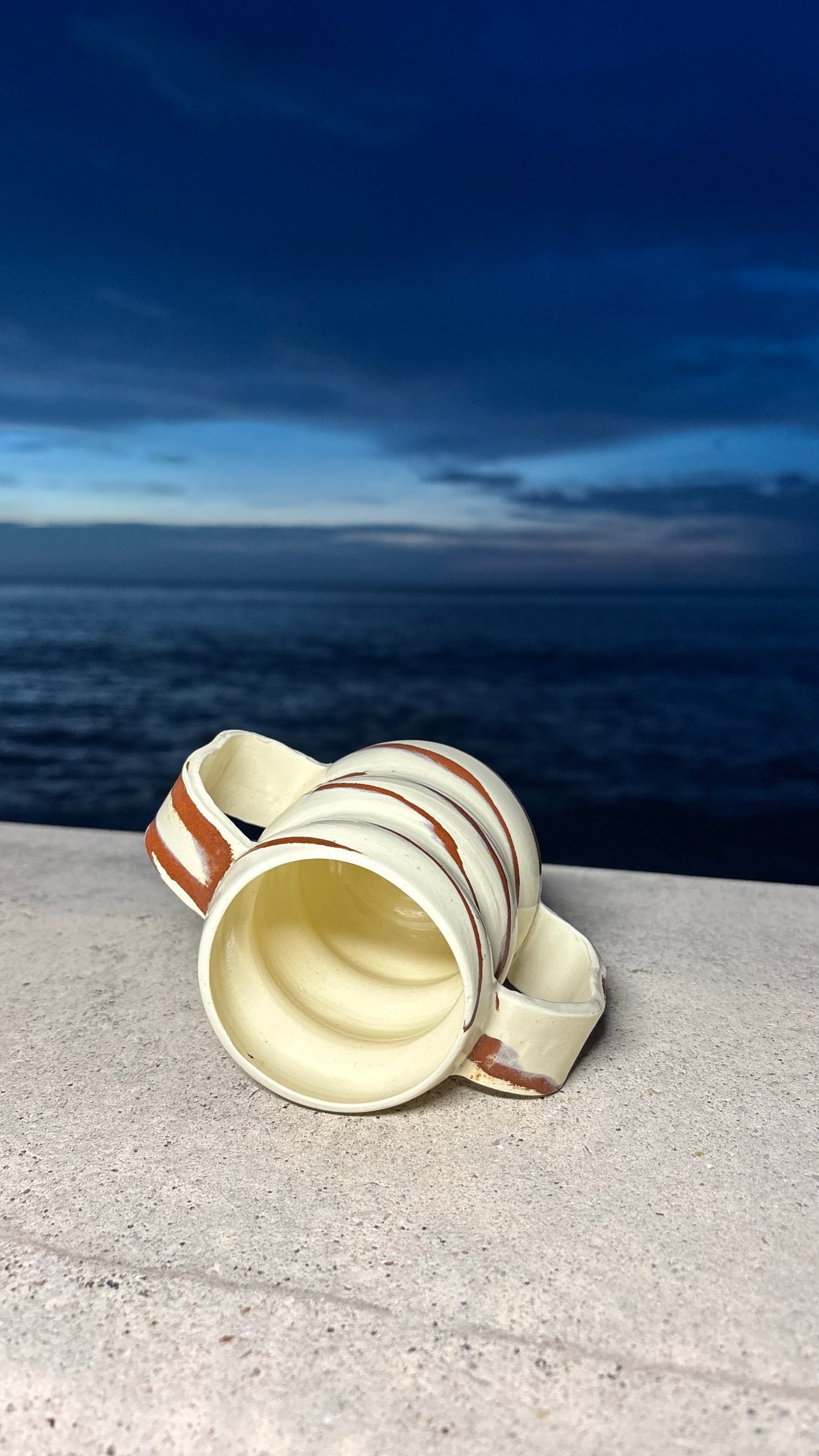 Swirling mug